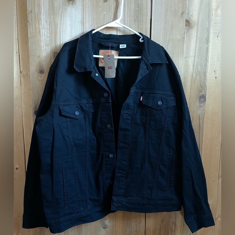 Men’s Levi’s black jean jacket